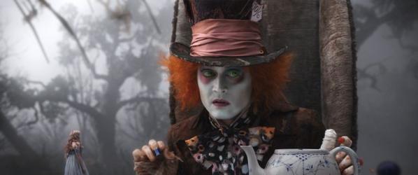 ALICE AU PAYS DES MERVEILLES ALICE AU PAYS DES MERVEILLES - Des photos de Johnny Deep en Chapelier Fou