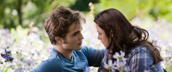 TWILIGHT - CHAPITRE 3  HESITATION Une photo romantique de Bella  Edward dans TWILIGHT - CHAPITRE 3  HESITATION