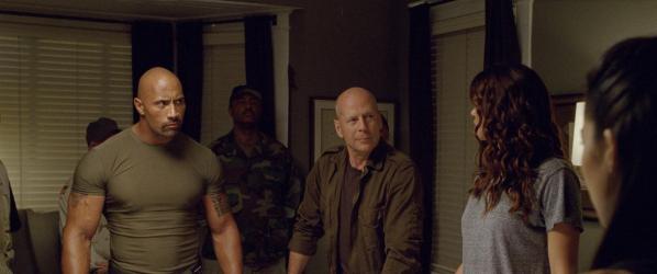 MEDIA - GI JOE CONSPIRATION - Une nouvelle photo de Dwayne Johnson Bruce Willis et Adrianne Palicki