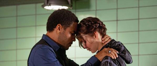 MEDIA - HUNGER GAMES - Une photo regroupant Jennifer Lawrence Josh Hutcherson et Lenny Kravitz et une nouvelle affiche
