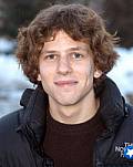 BIENVENUE A ZOMBIELAND Eisenberg Goes to ZOMBIELAND