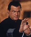 AGAINST THE DARK - Steven Seagal contre les vampires
